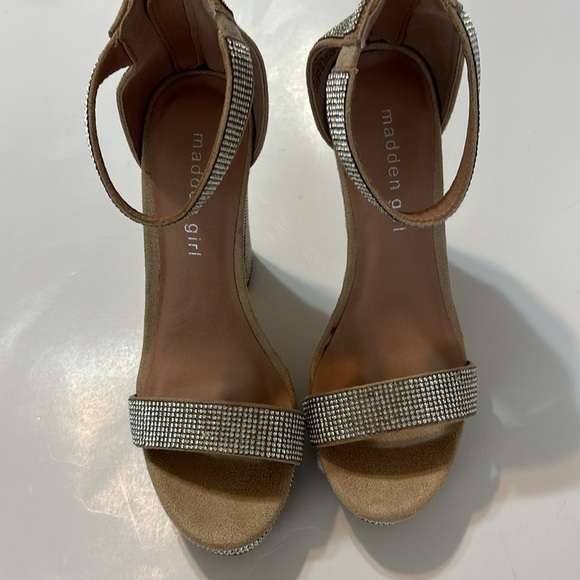 Madden Girl Siren Rhinestone Platform Sandals Size 6 NEW - Picture 2 of 9